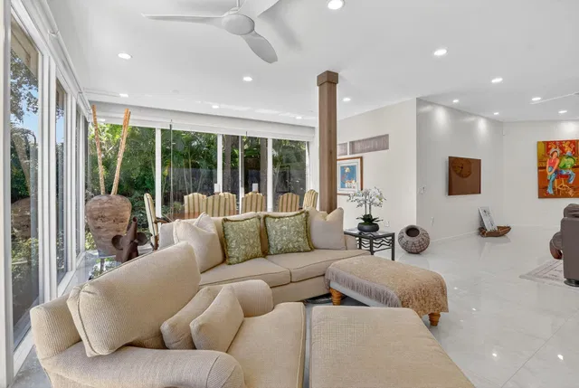 Unit 104 photo 20