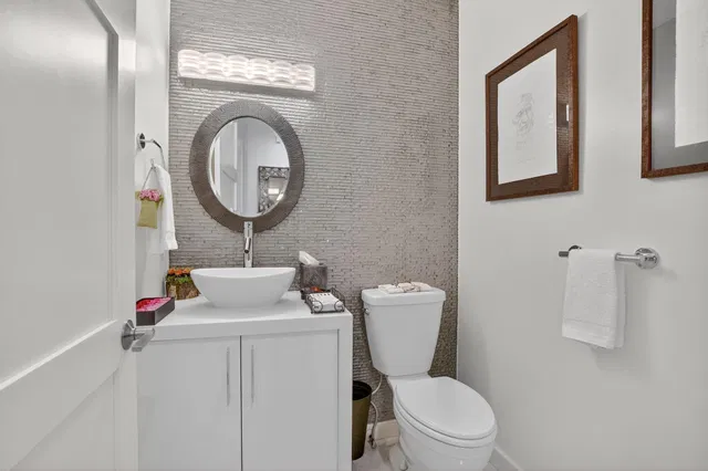 Unit 104 photo 24