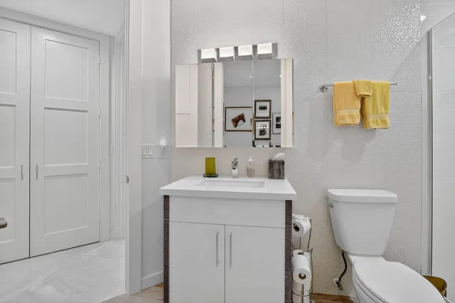 Unit 104 photo 28