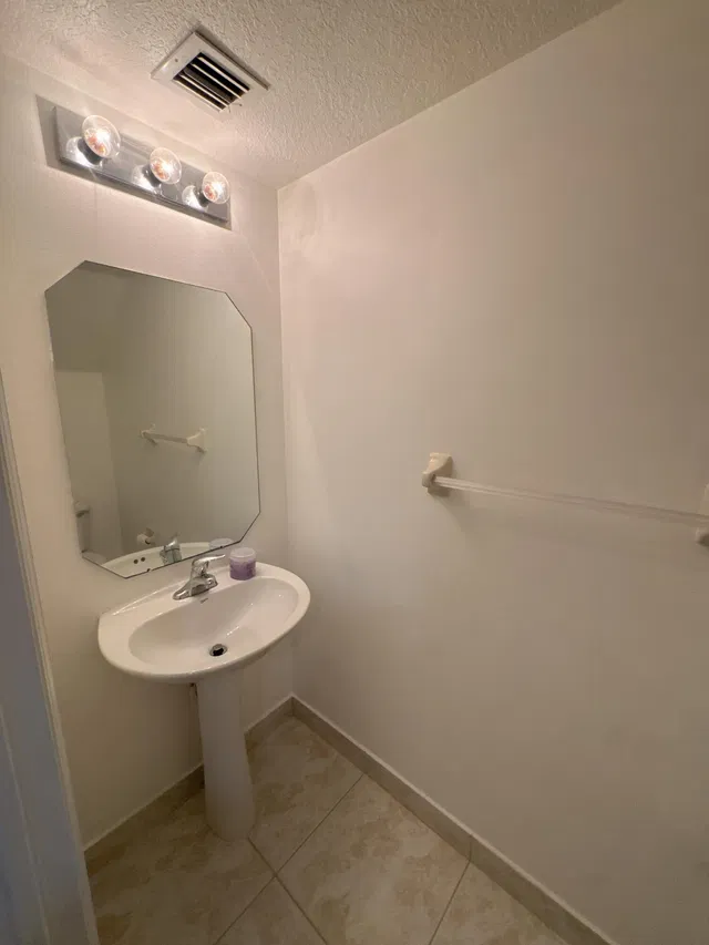 Residence photo 12