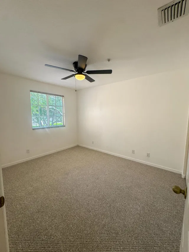 Residence photo 26