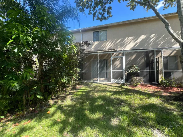 Residence photo 32