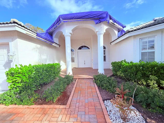Residence photo 3