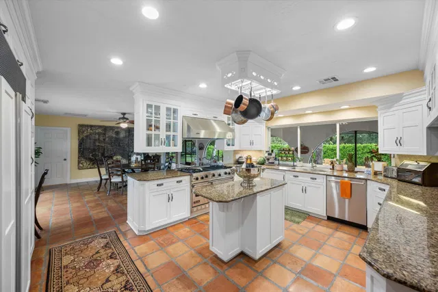Palm Beach Point East Residence photo 17