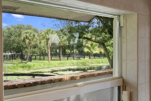 Palm Beach Point East Residence photo 29