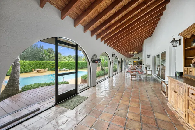 Palm Beach Point East Residence photo 39