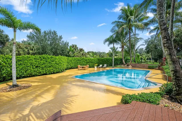 Palm Beach Point East Residence photo 47