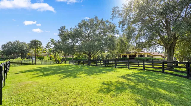 Palm Beach Point East Residence photo 91
