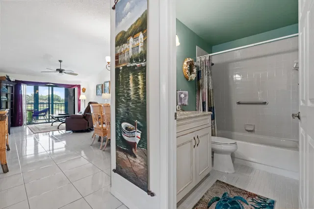 Unit 282 photo 12
