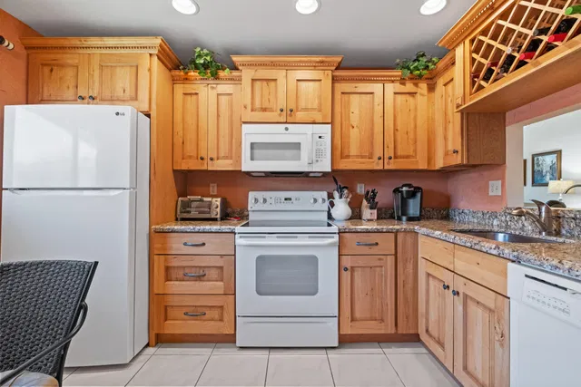 Unit 282 photo 14