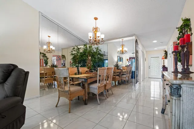 Unit 282 photo 18