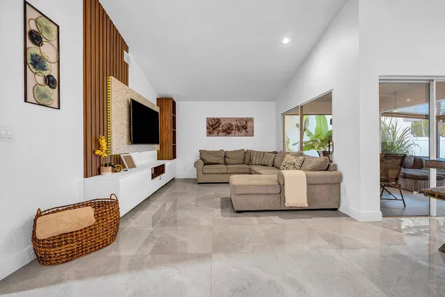 Residence photo 6