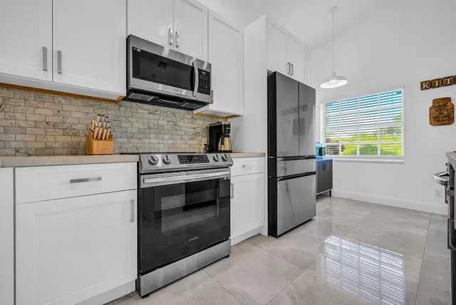 Residence photo 15