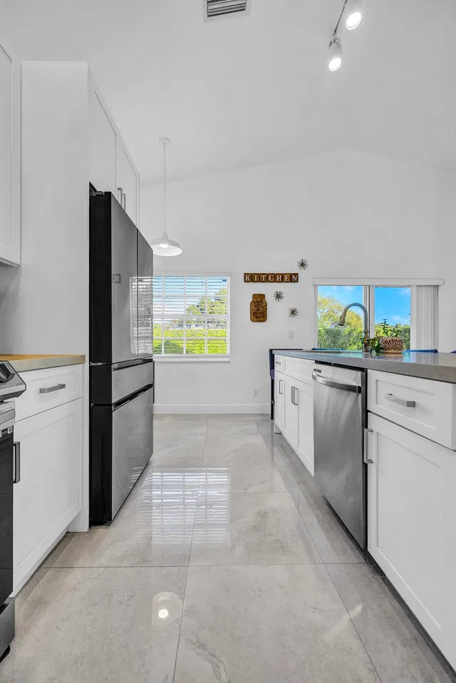 Residence photo 19