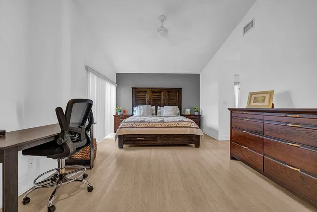 Residence photo 24