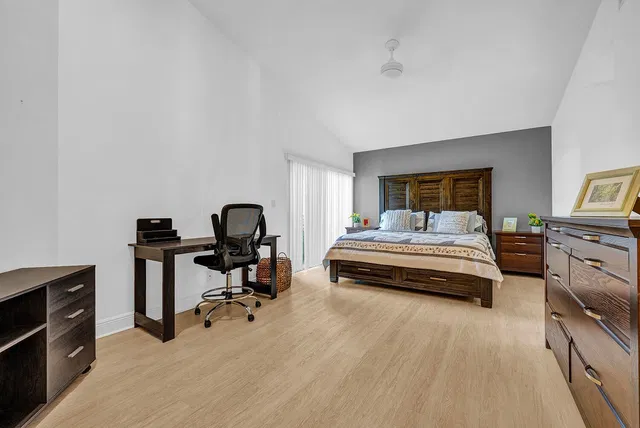 Residence photo 26