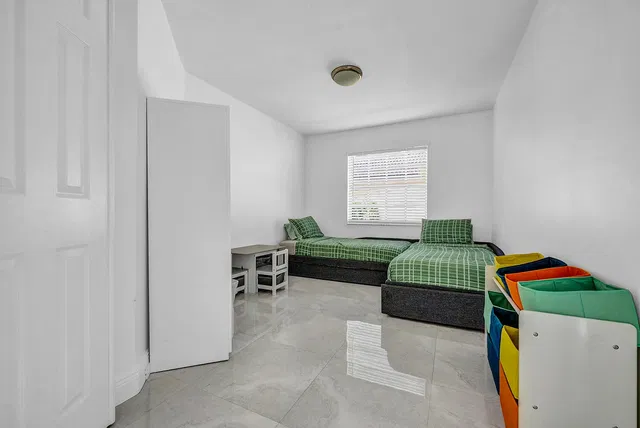 Residence photo 32