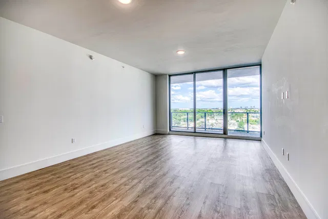 Nautilus 220 Unit 813 photo 6