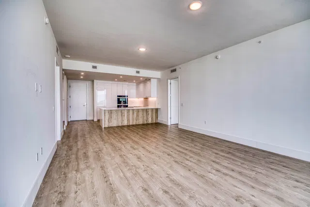Nautilus 220 Unit 813 photo 12