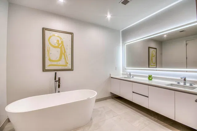 Nautilus 220 Unit 813 photo 20