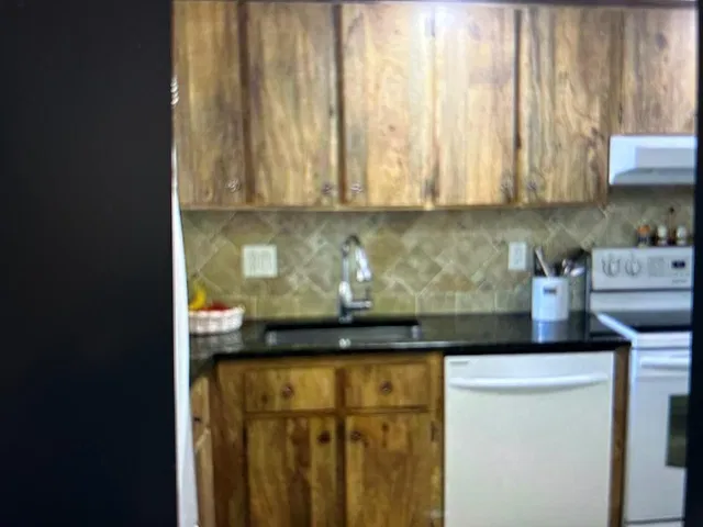 Unit 206 photo 9