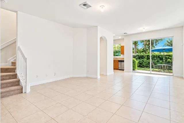 Residence photo 2