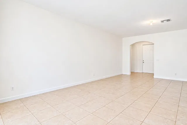 Residence photo 5