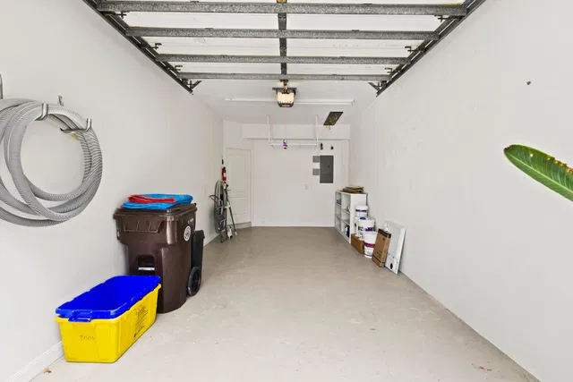 Residence photo 63