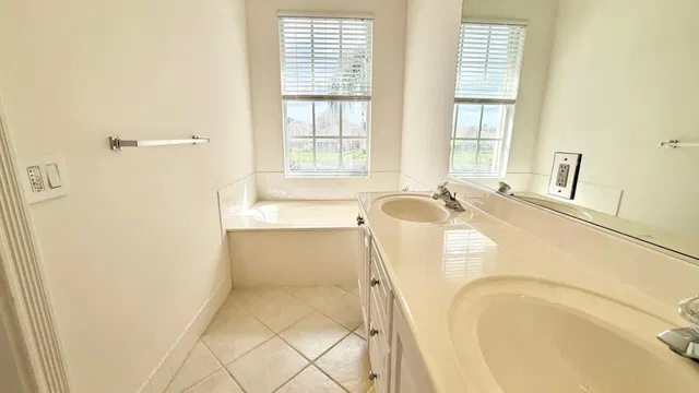 Residence photo 75