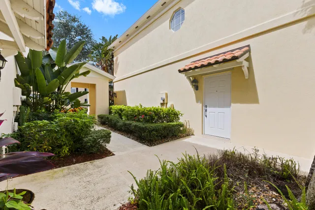 Residence photo 78