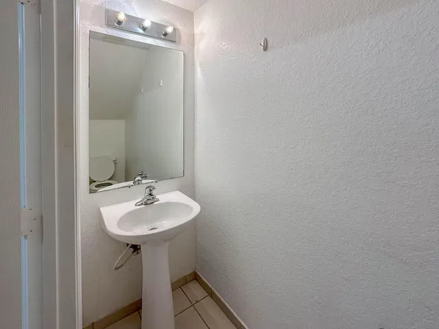  Residence photo 5