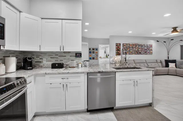 Unit 109 photo 11