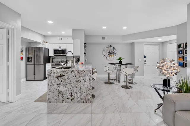 Unit 109 photo 15