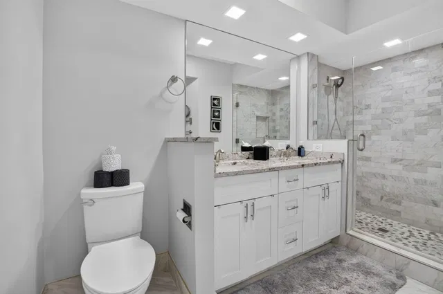 Unit 109 photo 23