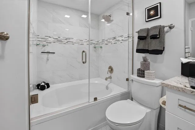 Unit 109 photo 27