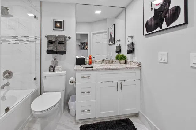 Unit 109 photo 28