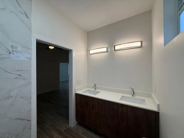 Residence photo 12