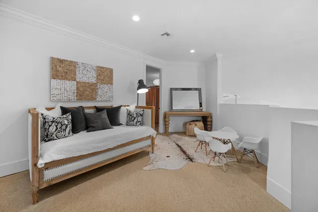  Residence photo 19
