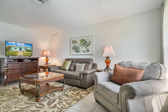 Residence photo 5