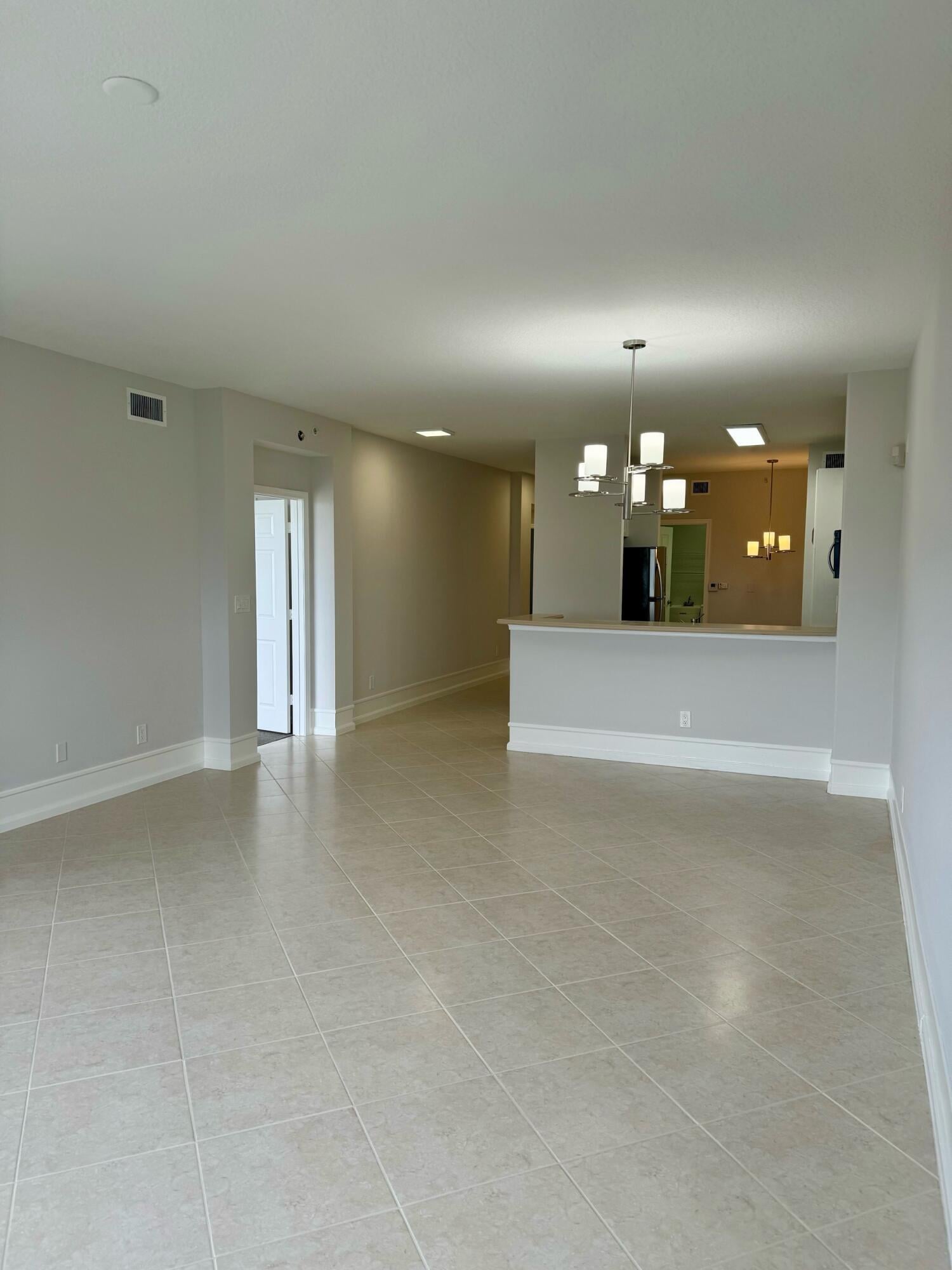Unit 65 photo 5