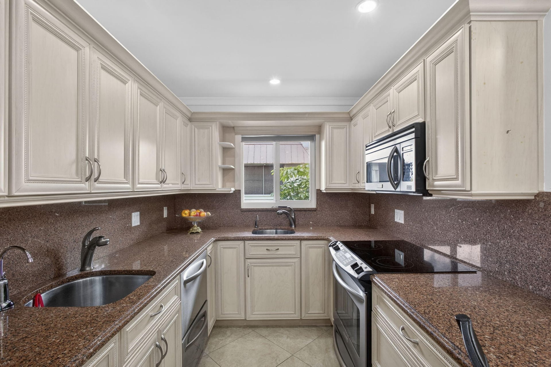 Residence photo 2
