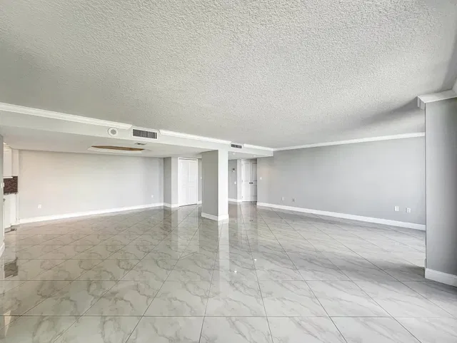 Singer Island Unit 1-501 photo 4