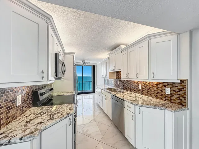 Singer Island Unit 1-501 photo 6