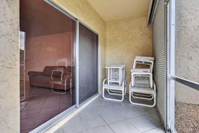 Unit 190 photo 35