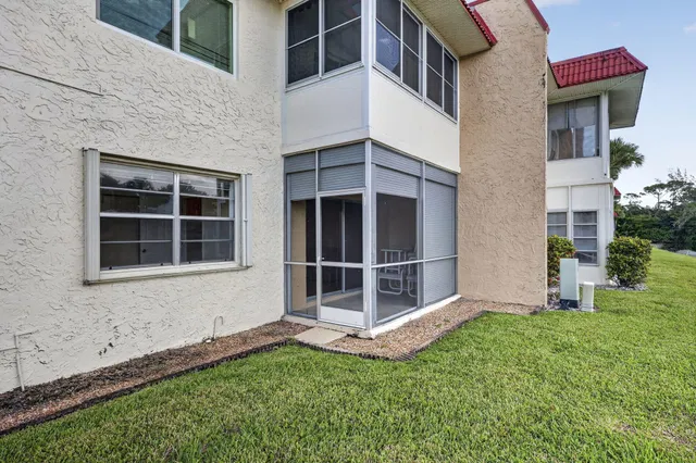 Unit 190 photo 36