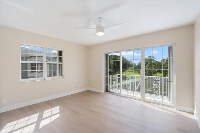 Residence photo 17