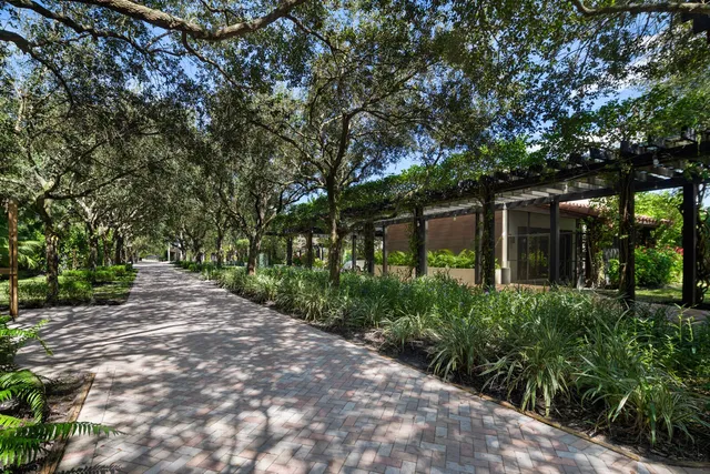 Residence photo 43