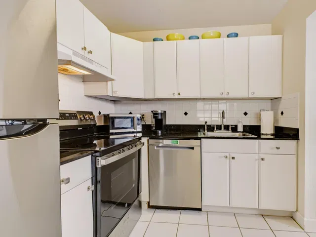 Residence photo 2