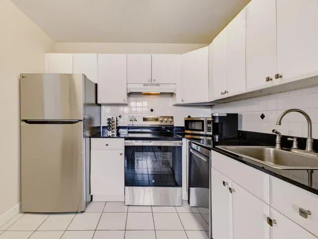 Residence photo 3