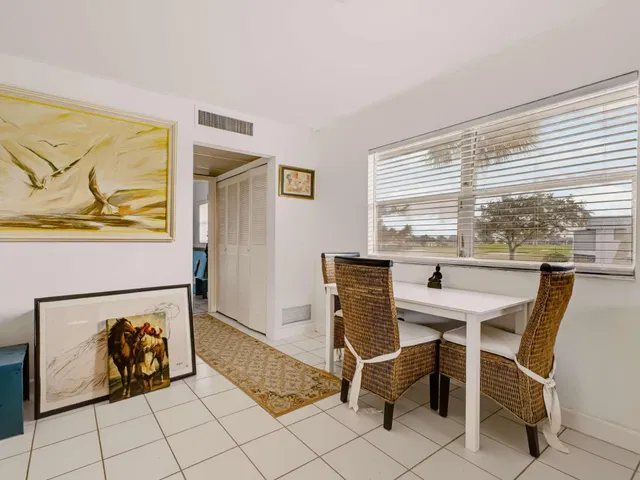 Residence photo 9